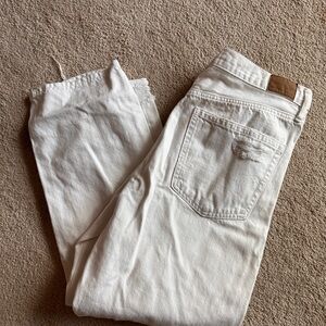 White American Eagle Boyfriend Jeans